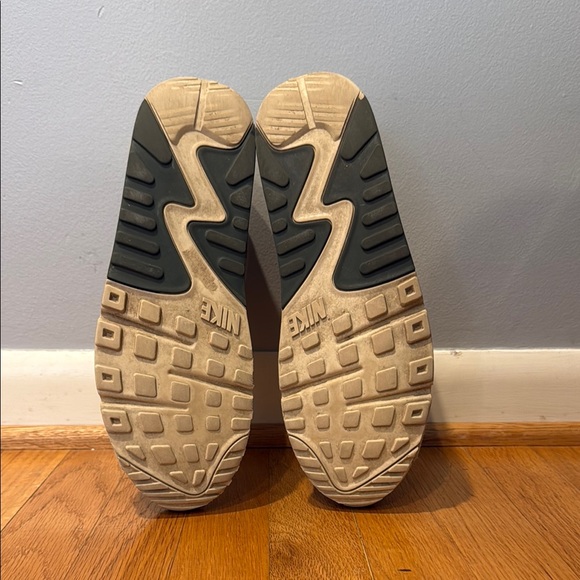 Nike Air Max 90 - Picture 4 of 6